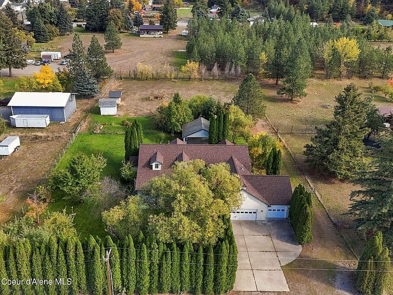1480 N Maverick Ln photo 1