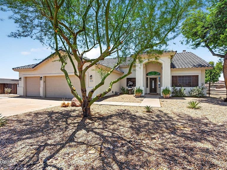 10529 W BEL AIR Circle photo 2
