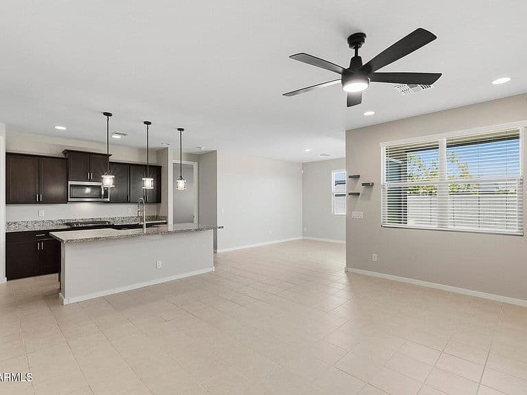 12610 W DALEY Lane photo 3