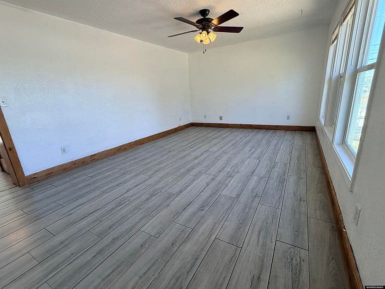 236 14th St photo 4