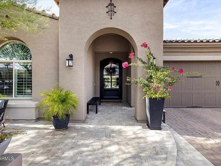 9418 W DALEY Lane photo 4