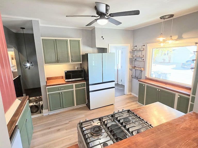 222 E Pershing Blvd photo 5