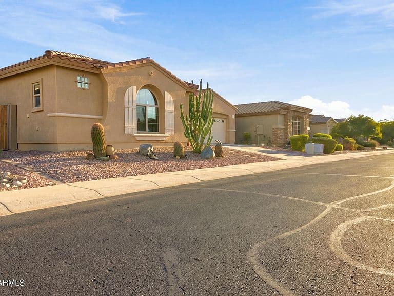 2429 W HAYDUK Road photo 2