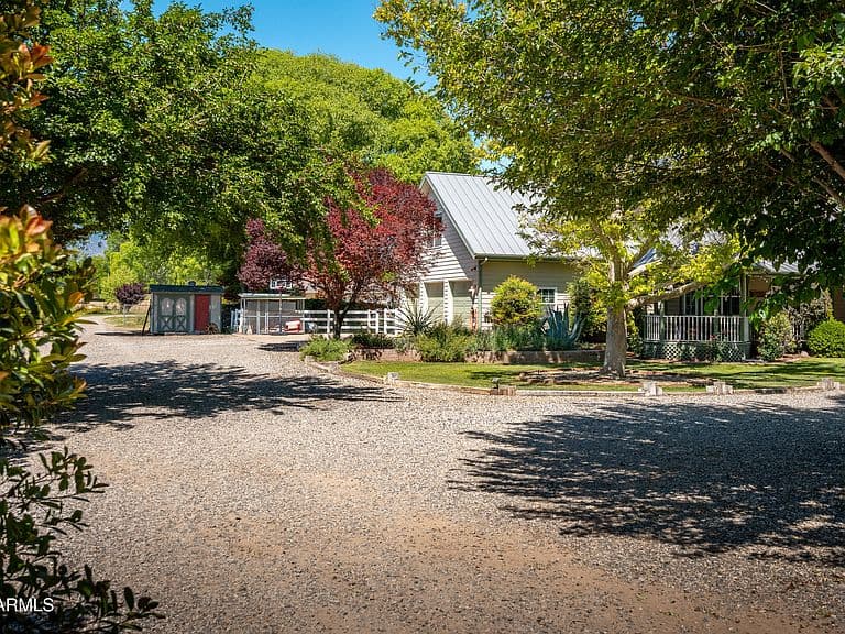 520 N RIO ARRIBA -- photo 5