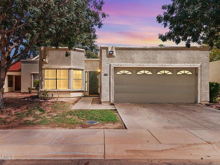 7717 S HEATHER Drive photo 1