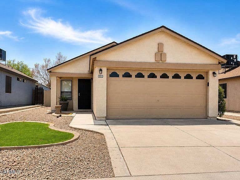 8511 W COLLEGE Drive photo 1