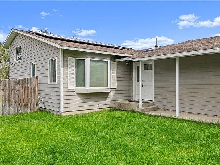 245 Sahara Dr photo 4