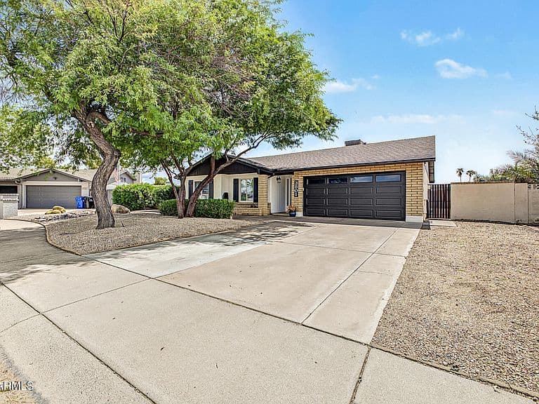 3801 W MURIEL Drive photo 3