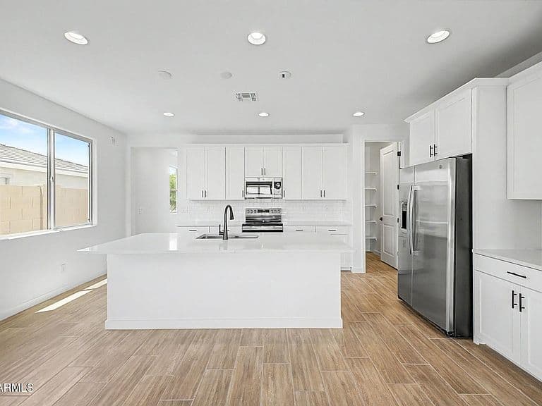 48747 N LULA Street photo 4