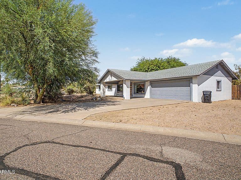 18221 N 42ND Street photo 2