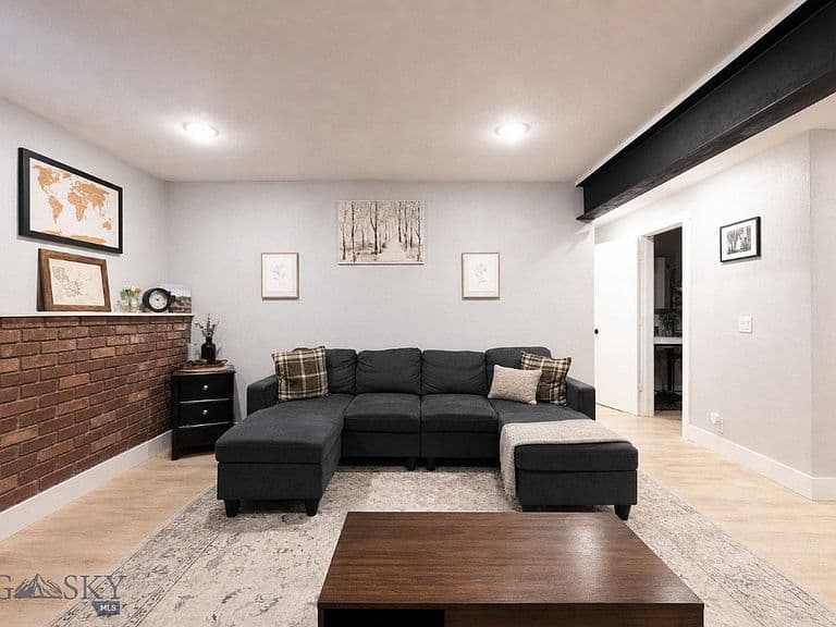 91 Stiles Ave photo 5