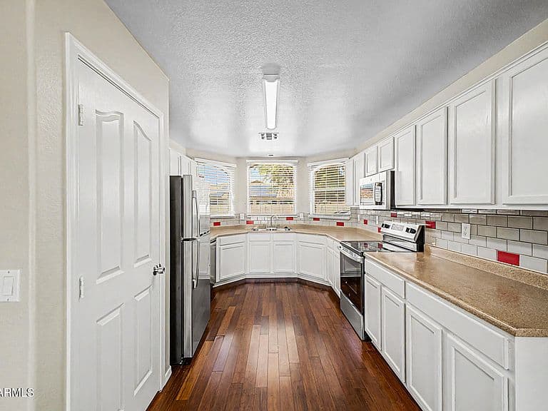 12629 W EDGEMONT Avenue photo 3