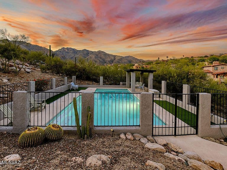6036 E Paseo Cimarron photo 2