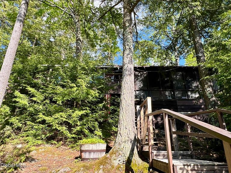 5317 .8 Mile Way photo 1