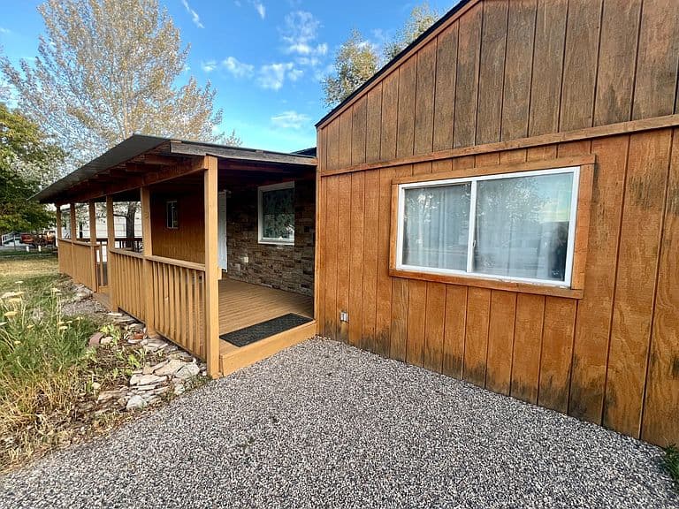 1303 Amoretti St photo 2