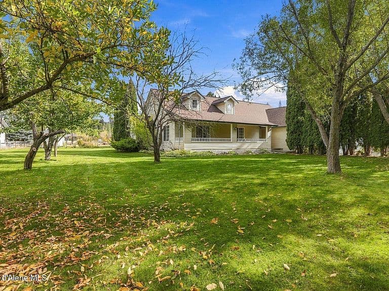 1480 N Maverick Ln photo 2