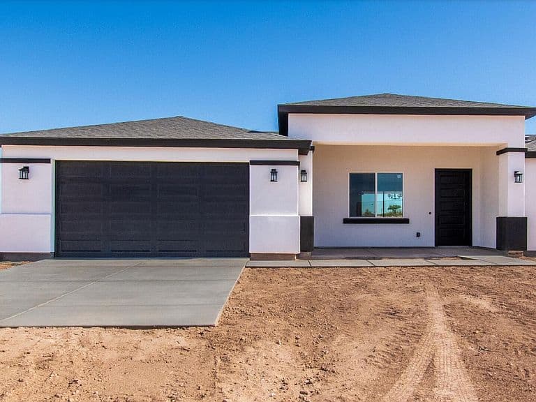 32959 W ELWOOD Street photo 1