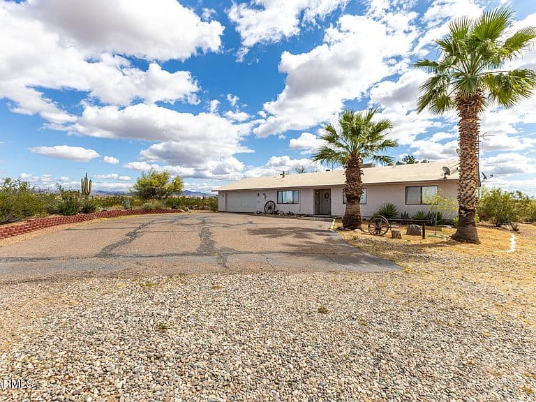 41615 W U.S. Hwy 60 89 Avenue photo 4