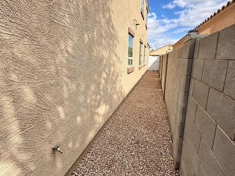 1019 W INDIGO Street photo 4