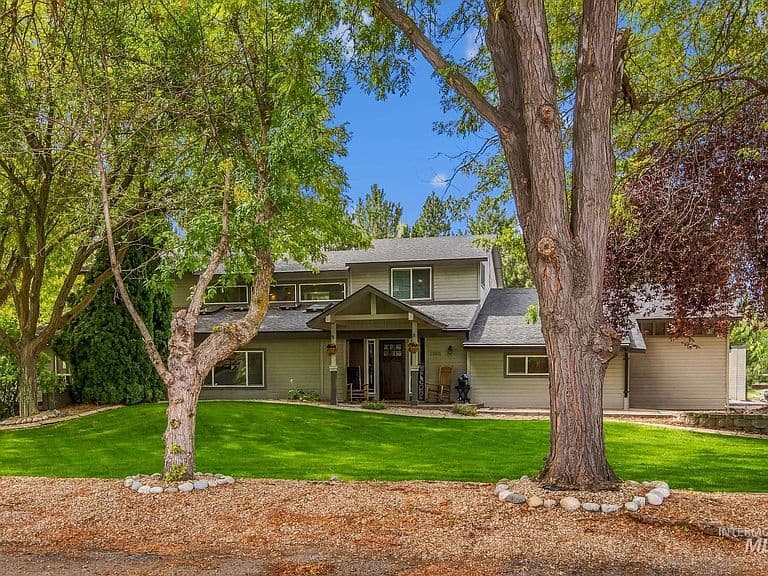 1103 S Camas St photo 3