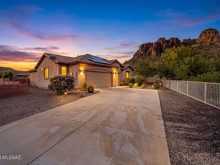 4240 W Golden Gate Mountain Ct photo 1