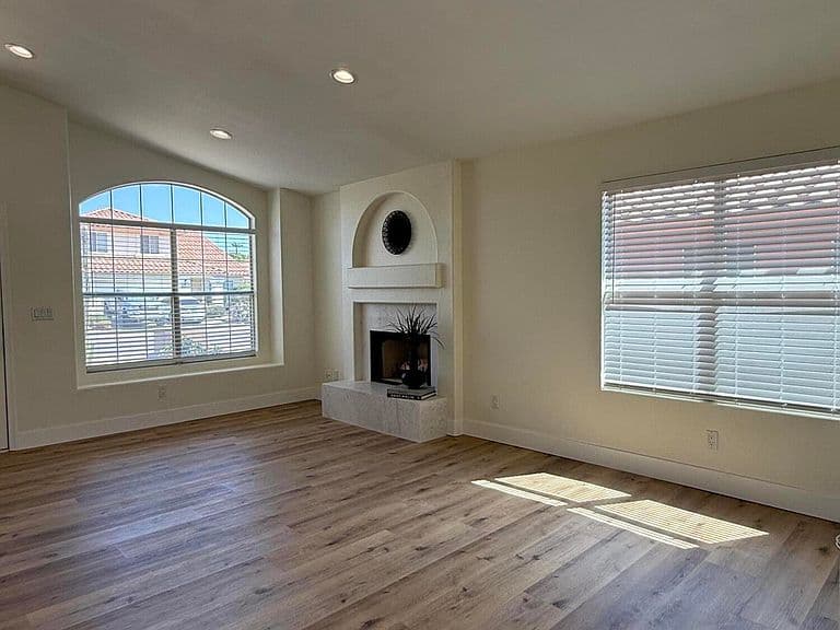 1509 E Windsong Drive photo 3