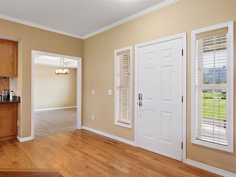 2292 Bald Eagle Close photo 5