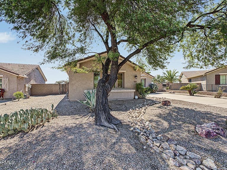 1157 W DESERT LILY Drive photo 2