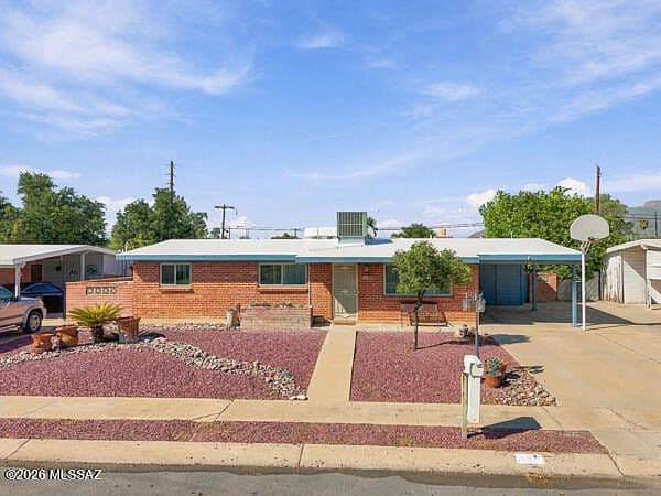 180 W Knox Dr photo 1