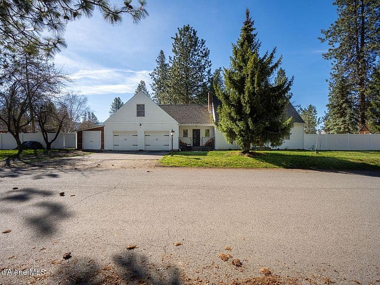 1140 E Forest Park Ln photo 2