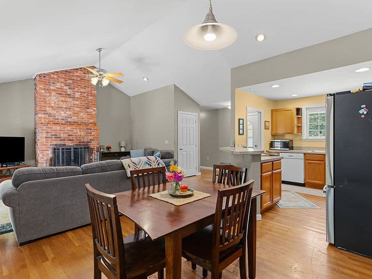 24 Butterfield Mill Road photo 5