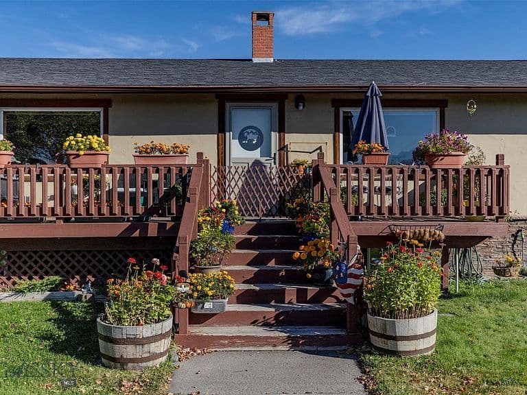 414 Garnier Ave photo 3