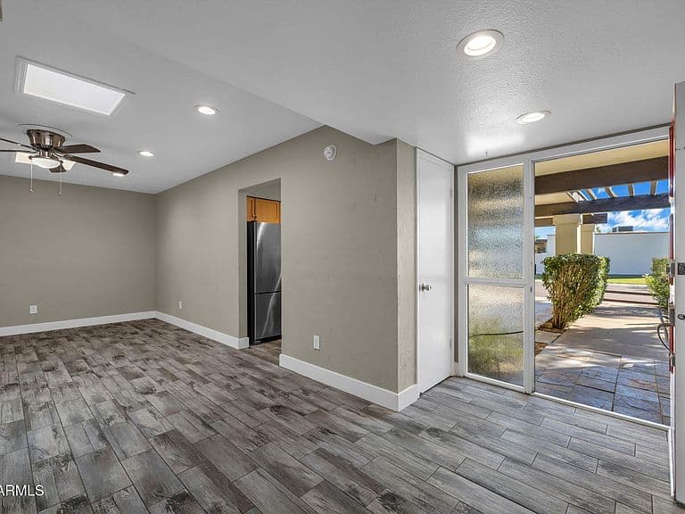 2616 S AZALEA Drive photo 5