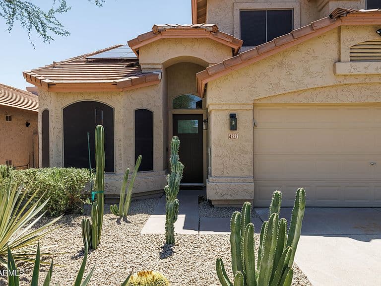 4323 E LONE CACTUS Drive photo 4