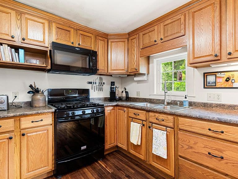115 Colchester Pond Road photo 5