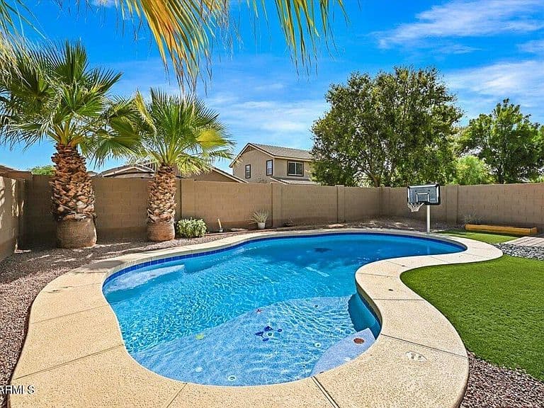 41285 W LITTLE Drive photo 2