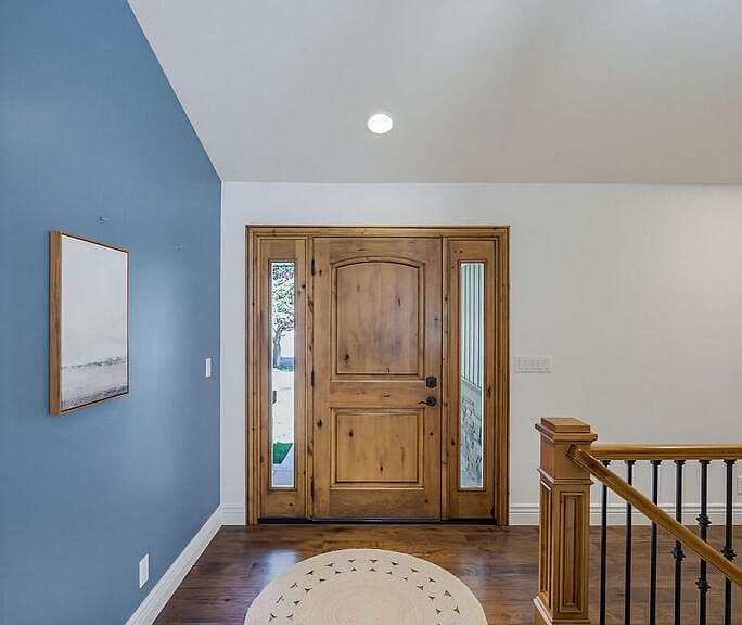 932 Oxbow Ln photo 3