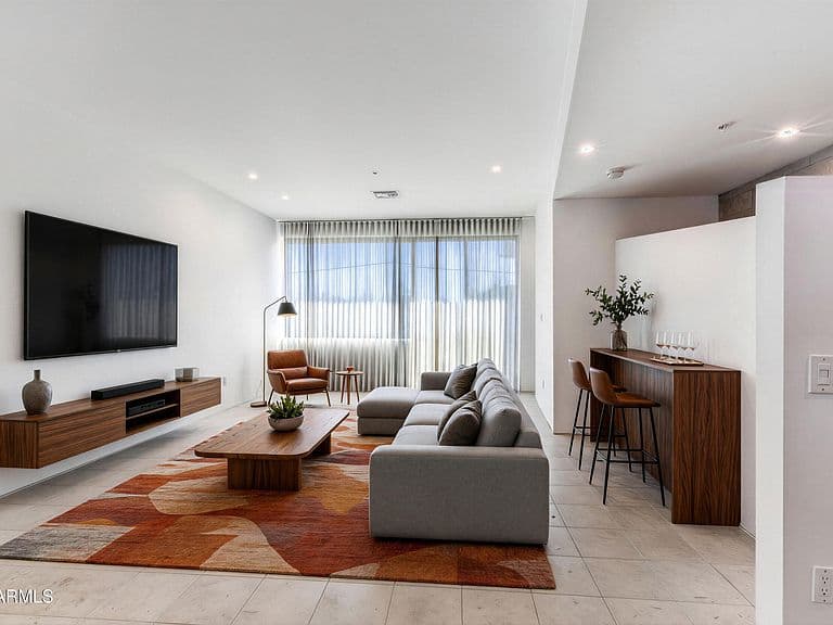 1145 E WHITTON Avenue #1008 photo 5
