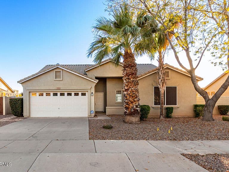 22938 S 208th St photo 1