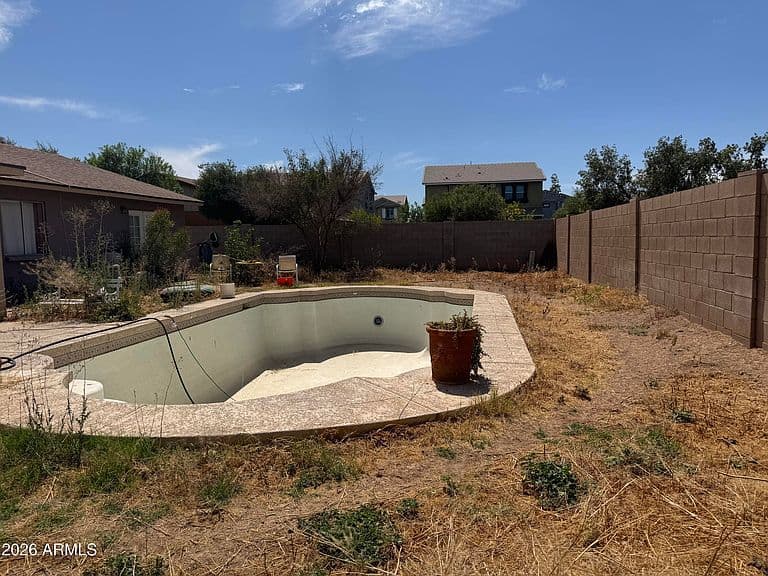 1068 W Medina Avenue photo 5