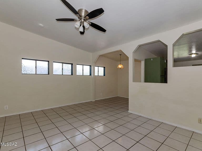 2416 S Forgeus Stra photo 4