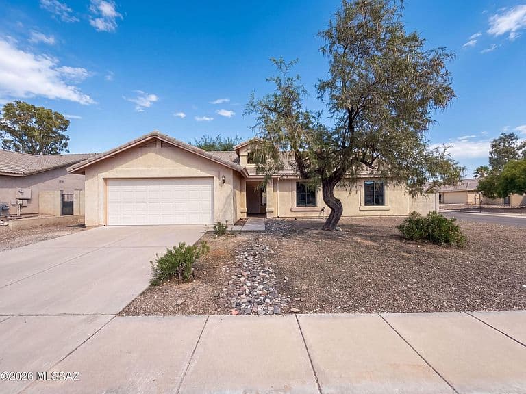 9324 E Lochnay Ln photo 1