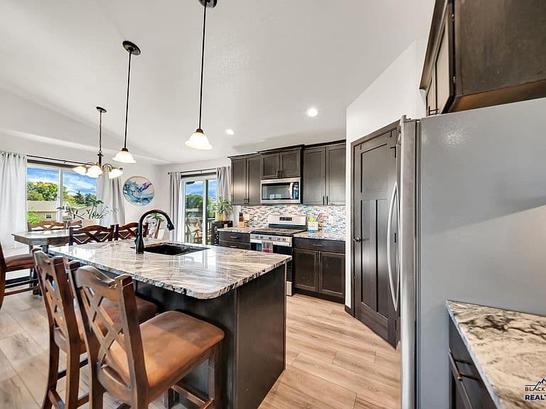 1024 Shape Ct photo 5