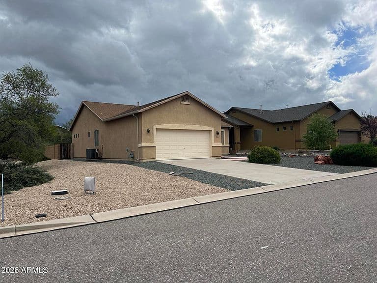 584 S Rowdy Ranch Drive photo 4