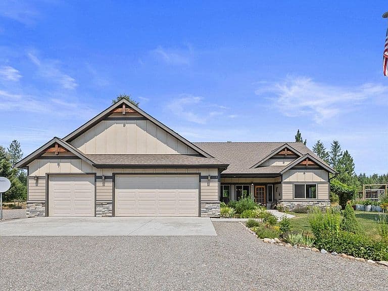 225 Aurora Way photo 1