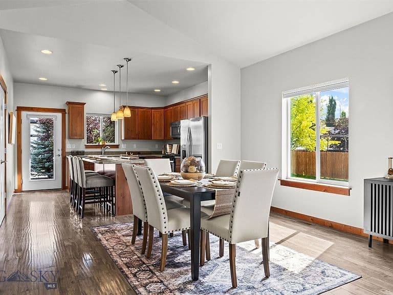 1290 Manzanita Dr photo 5