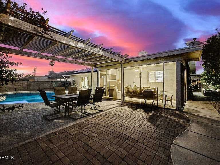 3201 W ACOMA Drive photo 2