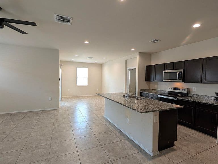 18351 W ARTEMISA Avenue photo 2