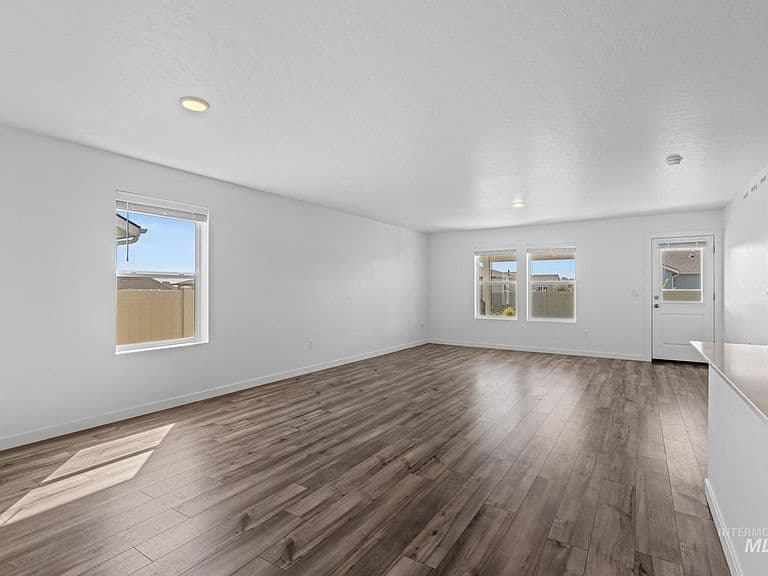 177 E Liberator Ct photo 4