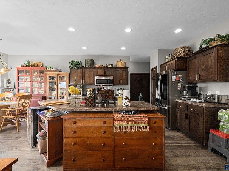 2512 S Lancaster Dr photo 5